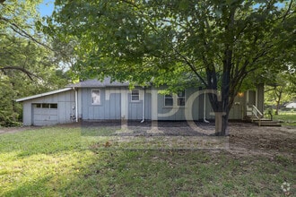 Building Photo - 13425 Parker Ave