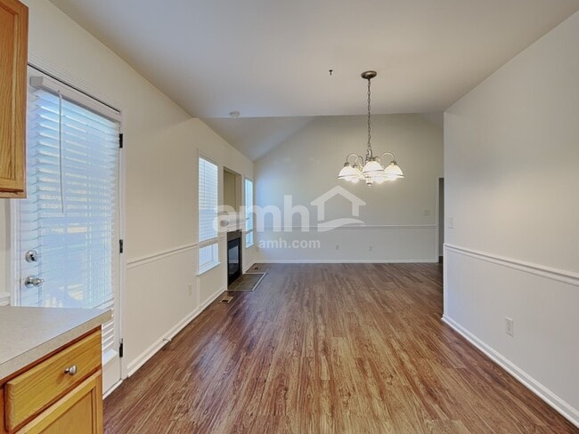 Building Photo - 2405 Joshua Ln