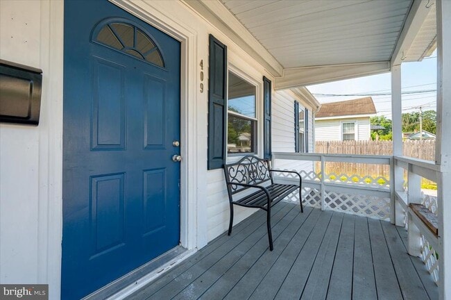 Foto del edificio - 409 Maple Ln NW