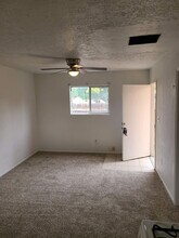 Building Photo - 915 Walter St SE