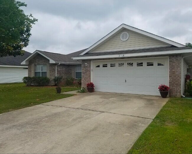 Foto del edificio - 2318 Tall Oak Dr