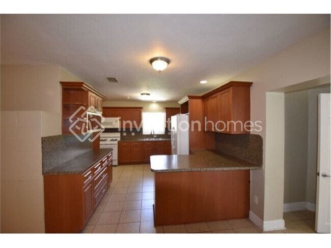 Building Photo - 20610 Dothan Rd