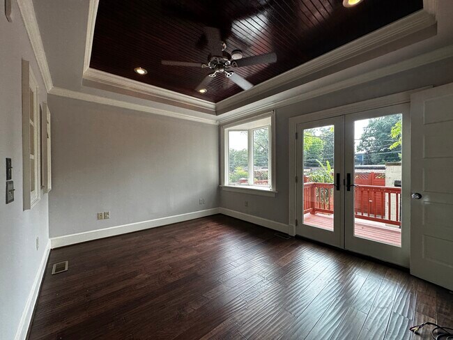 Building Photo - 109 N Crenshaw Ave