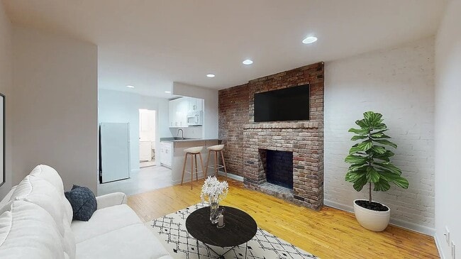 Building Photo - 224 E 81st St