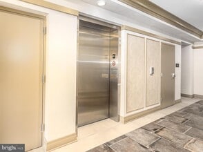 Building Photo - 3989 Norton Pl