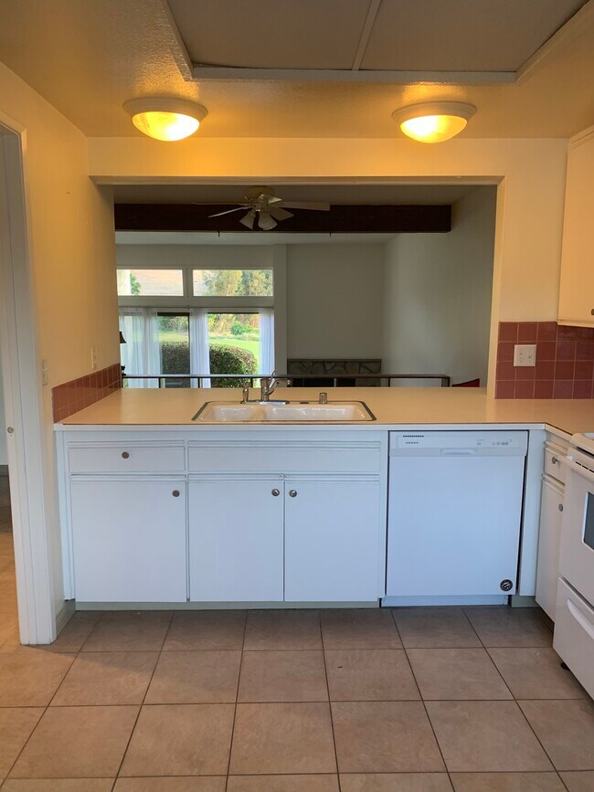 Roomy Kitchen - 2505 Navarra Dr