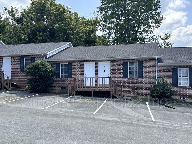 Foto principal - 1909 Cherokee Rd