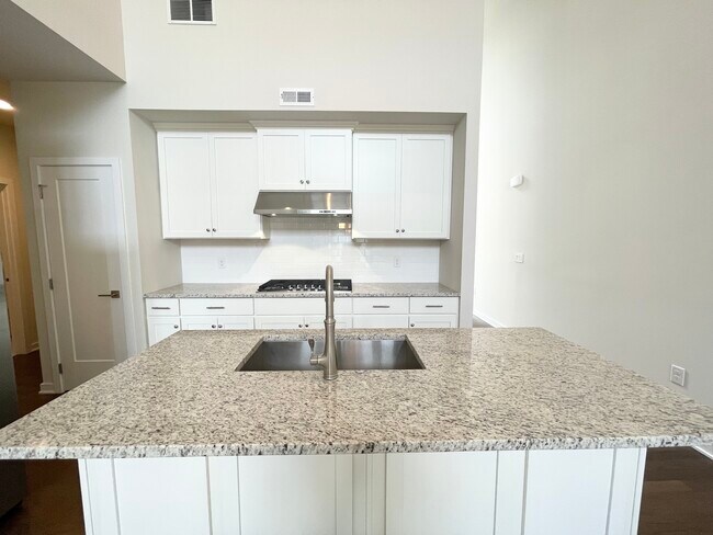 Foto del edificio - 1104 Whipple Rd