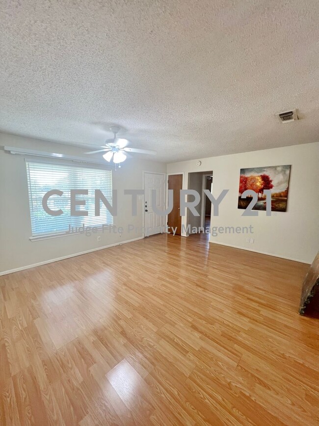 Foto del edificio - Pleasant 2/2 Duplex in Fort Worth For Rent!