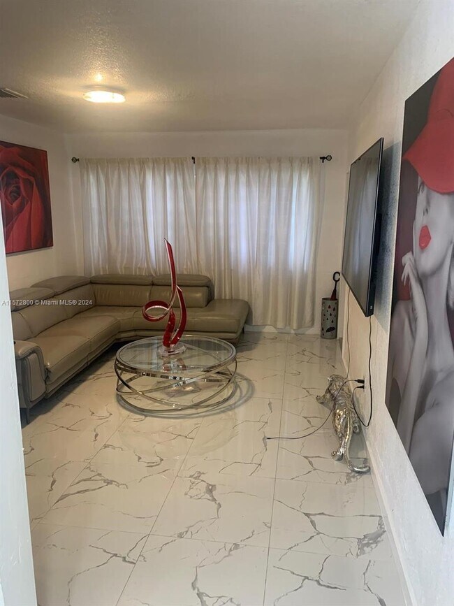 Foto del edificio - 1217 NW 99th St