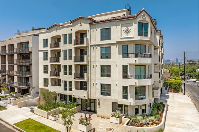 Building Photo - Paseo Living