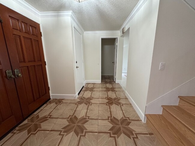 Foto del edificio - 4035 W 178th St