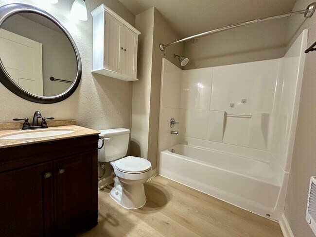 Foto del edificio - Charming 3-Bedroom Home in Prime Vancouver Location – Pet Friendly with Fenced Yard!