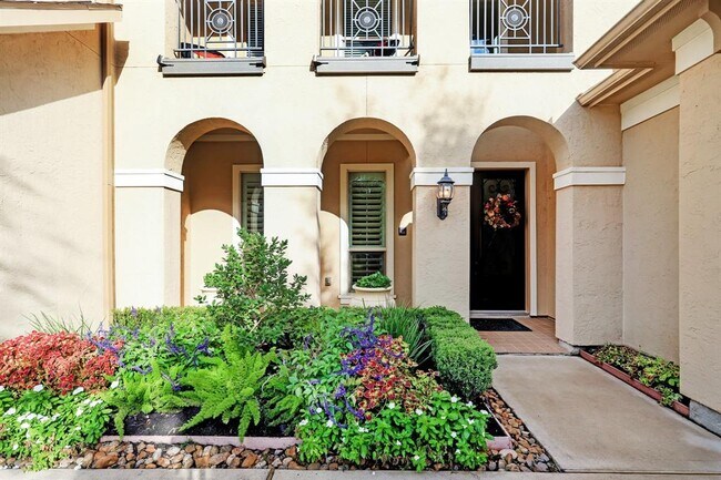 Foto del edificio - 5127 Hawthorne Bend Dr