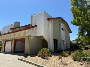 Building Photo - 704 Winstead Ct