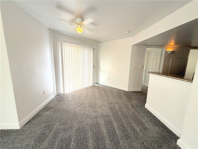 Foto del edificio - 6800 E Lake Mead Blvd