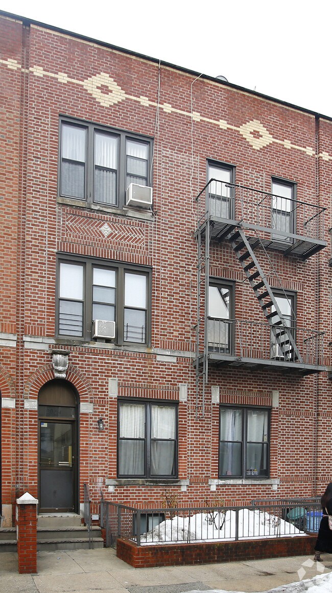 Building Photo - 2054 77th St