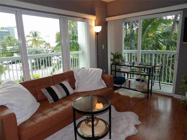 Foto del edificio - 2740 SW 28th Terrace