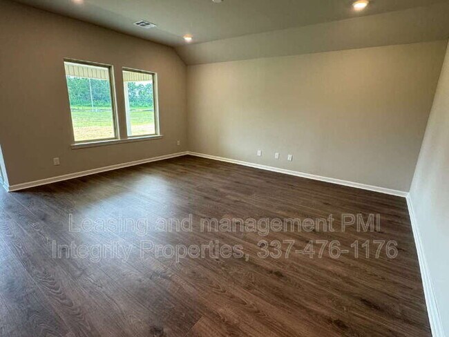 Building Photo - 226 Oak Heights
