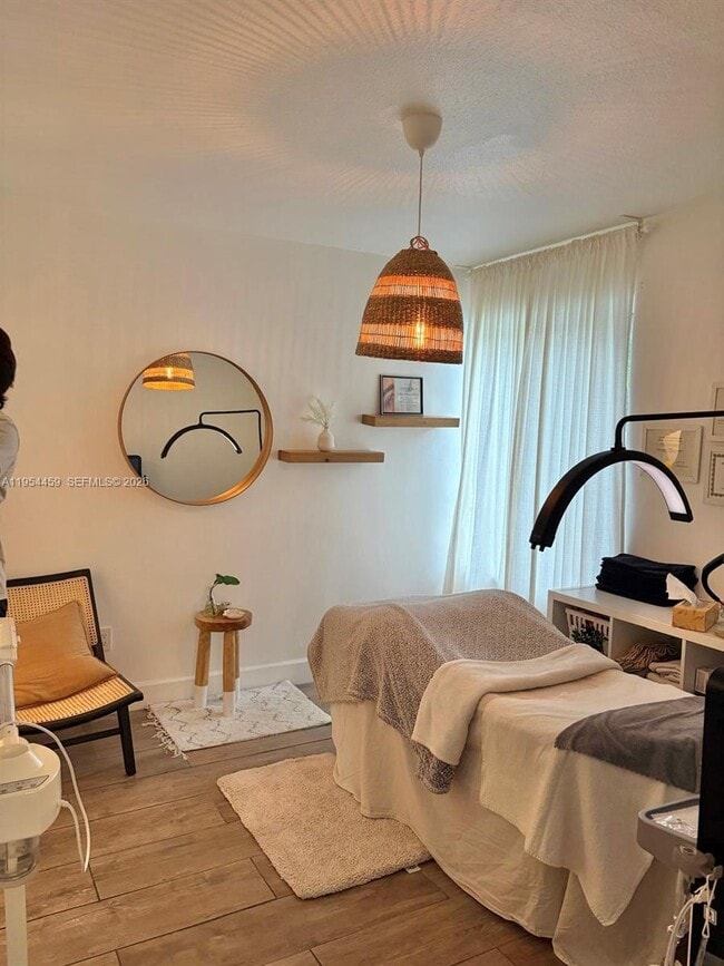 Foto del edificio - 555 NE 70th St