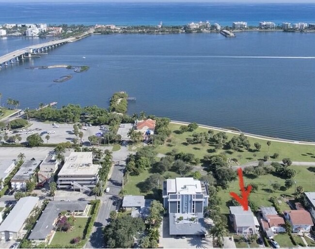 Aerial - 218 S Lakeside Dr