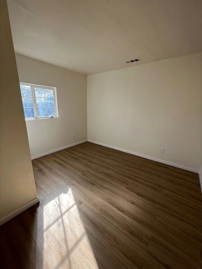 Foto del edificio - 3 Bedroom 1 1/2 Bath in Oak Park