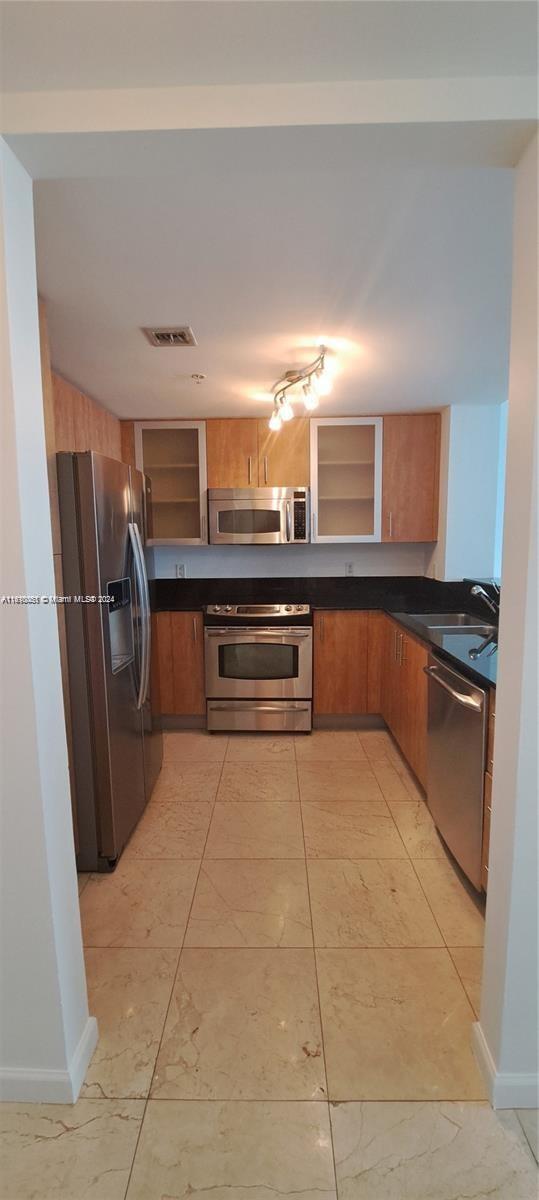 Foto del edificio - 7900 Harbor Island Dr