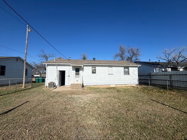 Foto del edificio - 3340 SW 23rd St