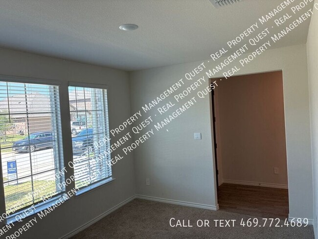Foto del edificio - 8164 Trudy Ln
