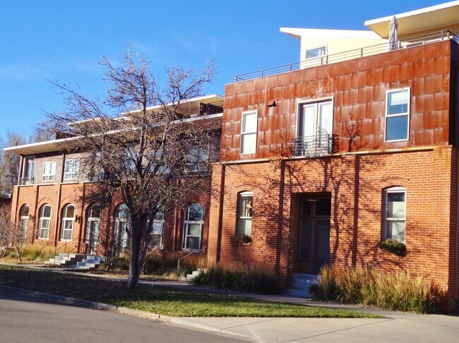 Building Photo - 2501 Grove St