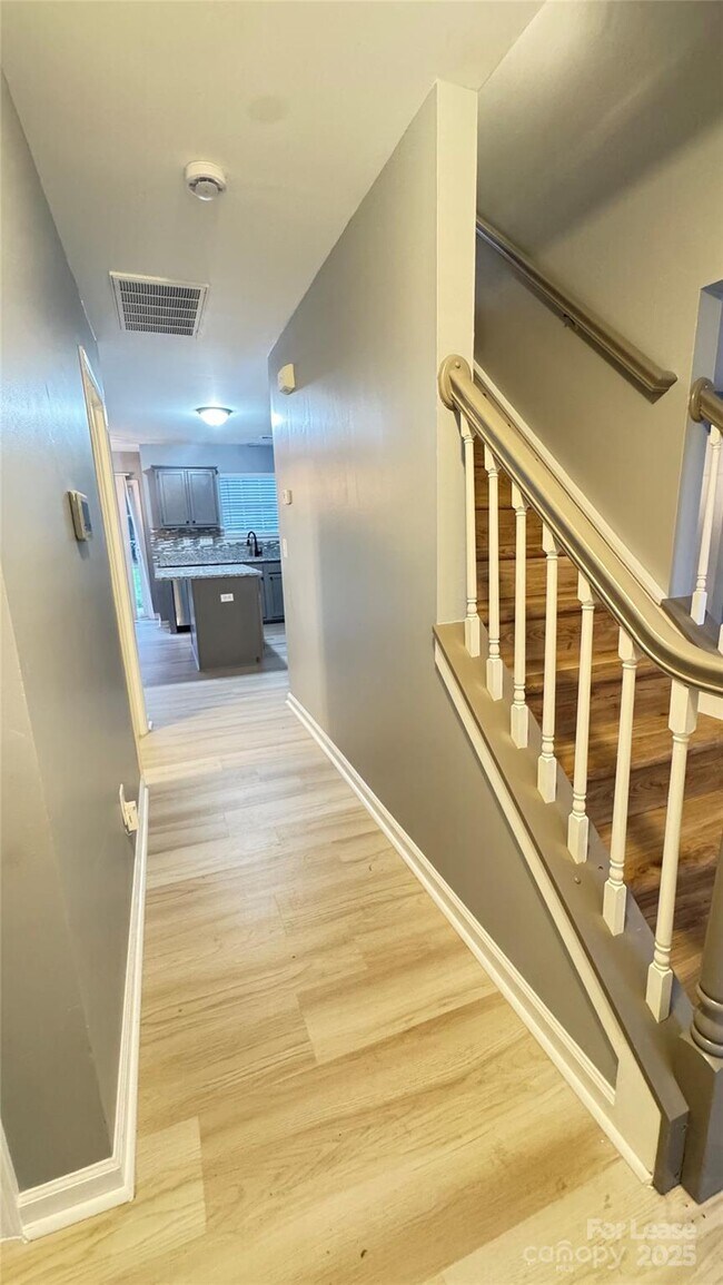 Foto del edificio - 1705 Starling Ct