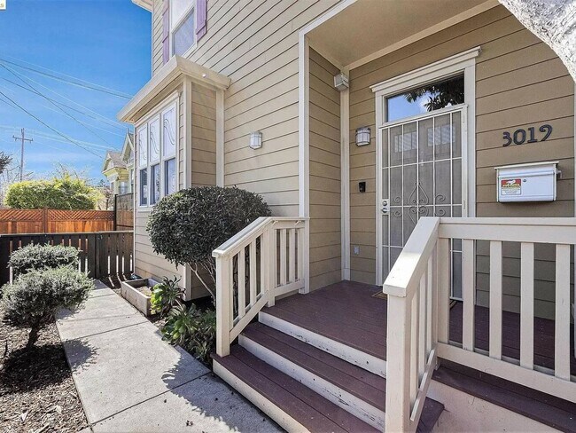 Foto del edificio - 3 Bedroom UNFURNISHED House in Oakland