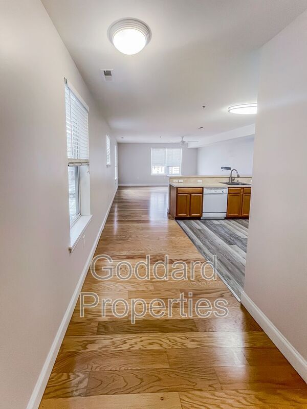 Foto del edificio - 2205 N Charles St