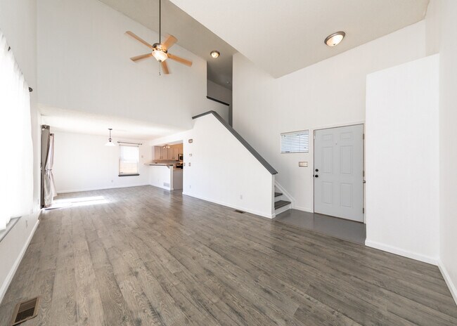 Building Photo - 5027 Horse Carriage Rd