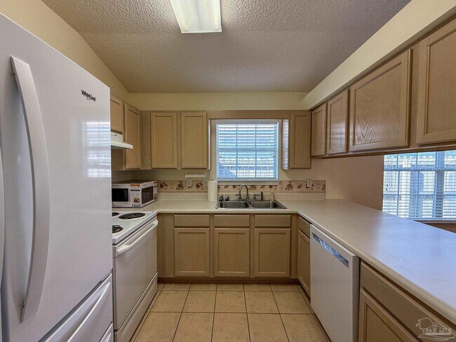 Foto del edificio - 8062 Heirloom Dr