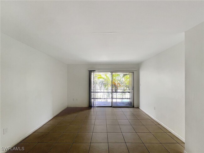 Foto del edificio - 1852 Golf View Ave