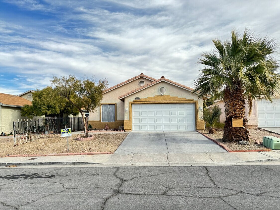 Primary Photo - Charming 3 bedroom, 1,387sf home in NE Las...