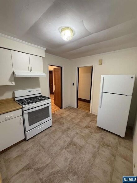 Foto del edificio - 221 Everett Pl