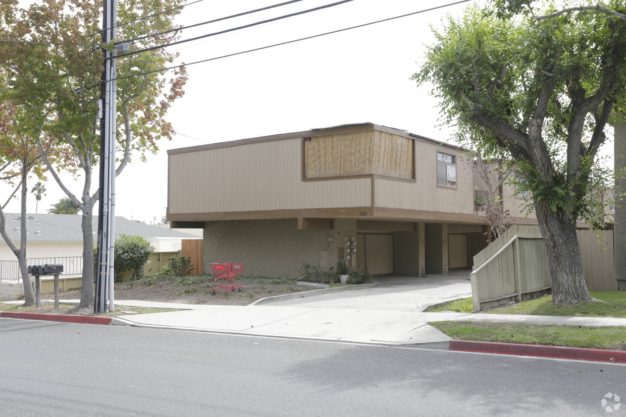 Foto principal - 675 W 18th St