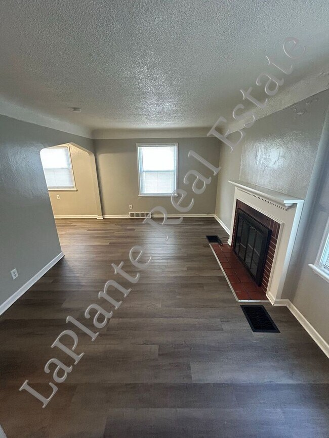 Foto del edificio - Cute 2 bedroom, 1 bath home on a corner lo...