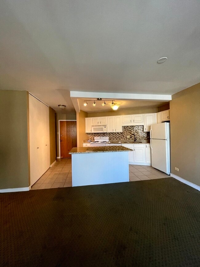 Building Photo - 211 E Ohio St