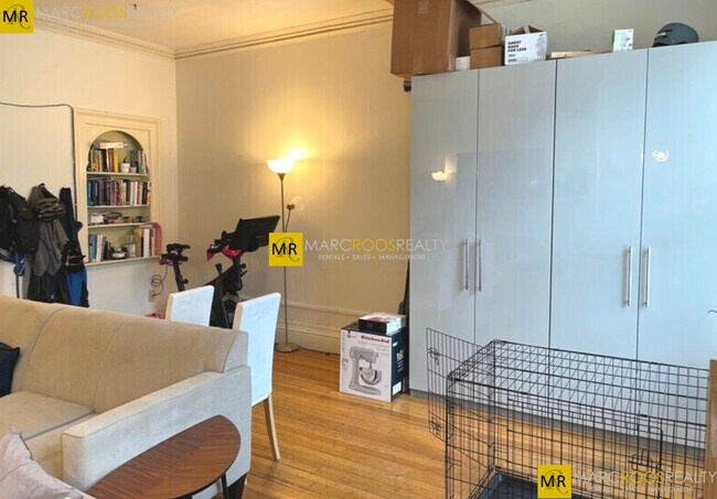 Building Photo - 483 Beacon St
