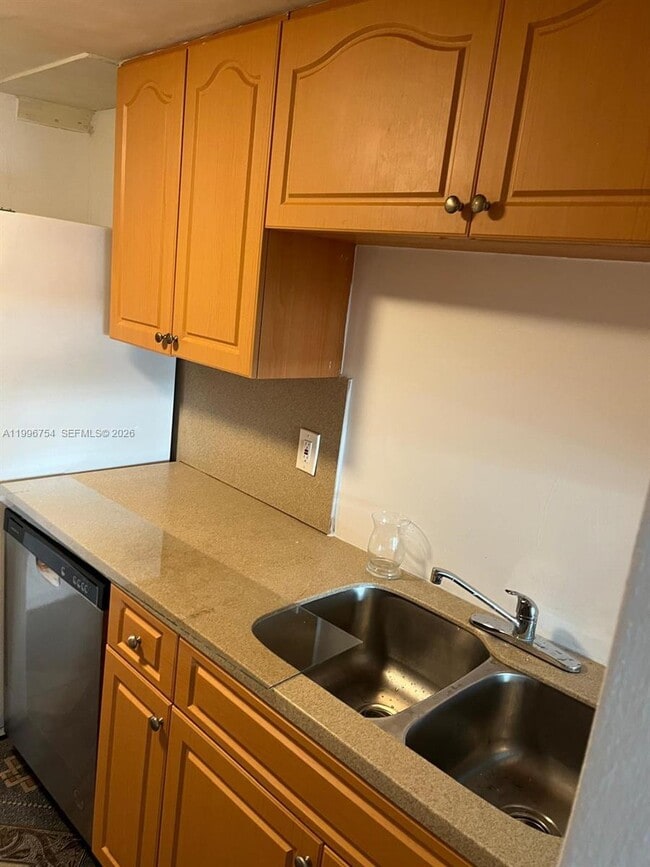 Foto del edificio - 285 NE 191st St