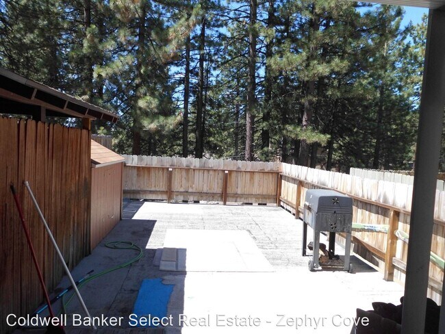 Building Photo - 2 br, 1.5 bath House - 450 McFaul Way #17