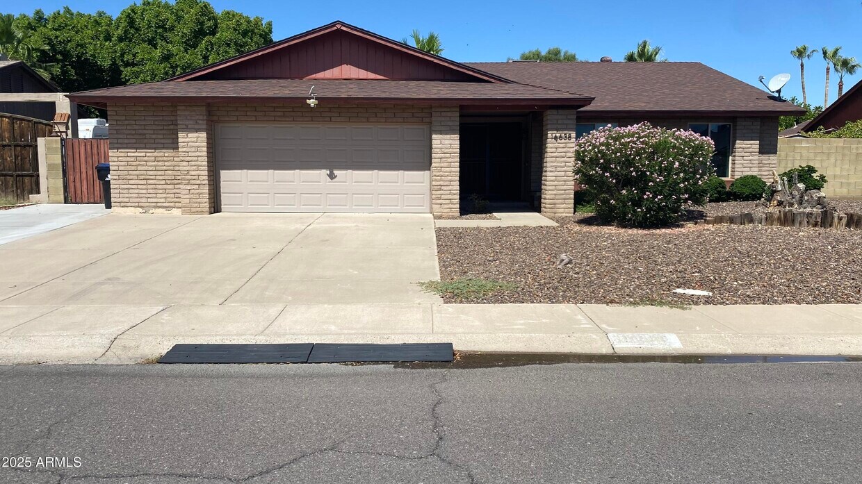 Primary Photo - 16638 N 46th Ln