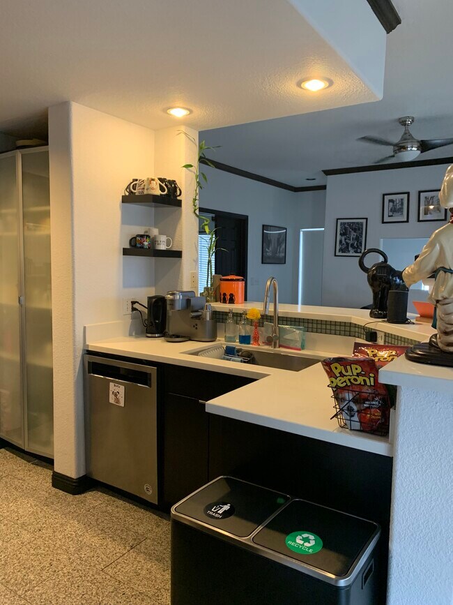 3236 E Chandler Blvd Unit 2097, Phoenix, AZ 85048 Condo for Rent in