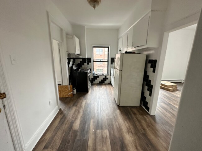 Building Photo - 27 Sherlock Pl