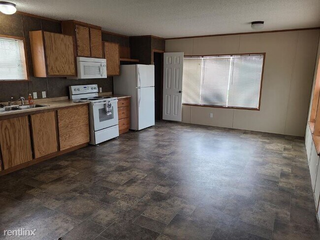 Building Photo - 3210 Victor Ln