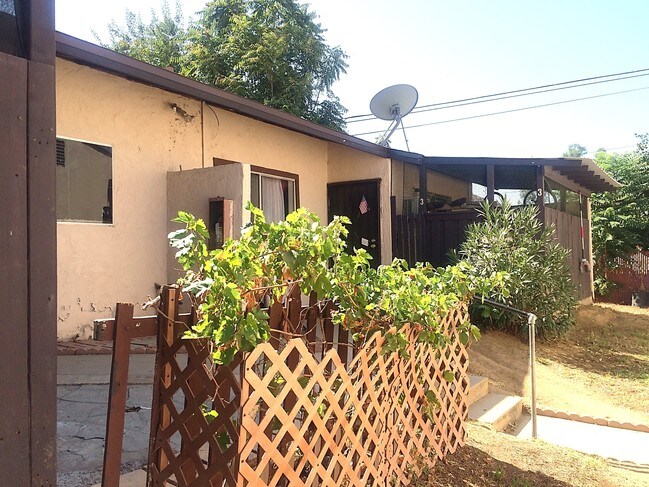 Building Photo - Rancho Laguna Apartments