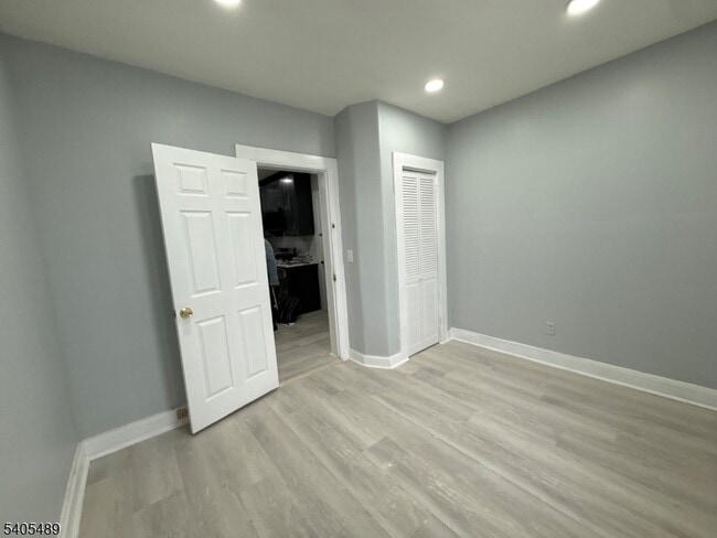 Building Photo - 437 Morrissee Ave